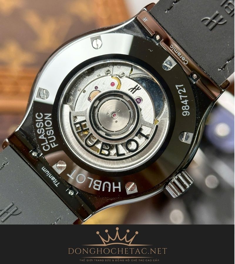 Hublot Classic Fusion black dial vỏ ceramic 12 5
