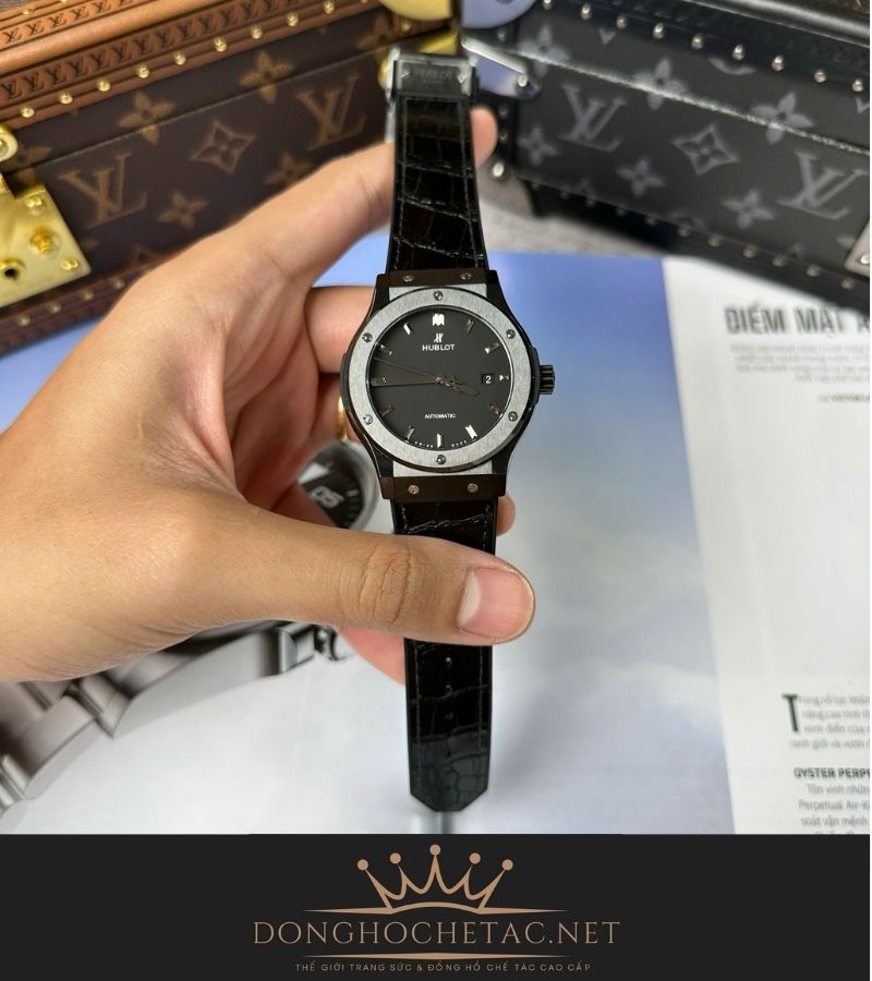 Hublot Classic Fusion black dial vỏ ceramic 5 21