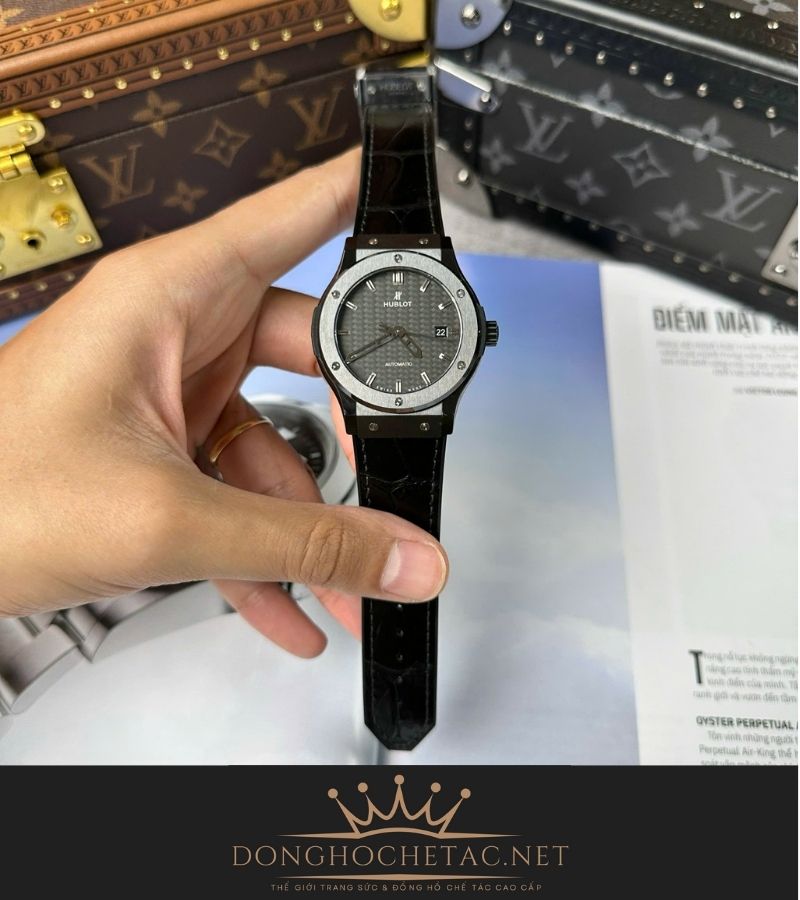 Hublot Classic Fusion black dial vỏ ceramic 9 8