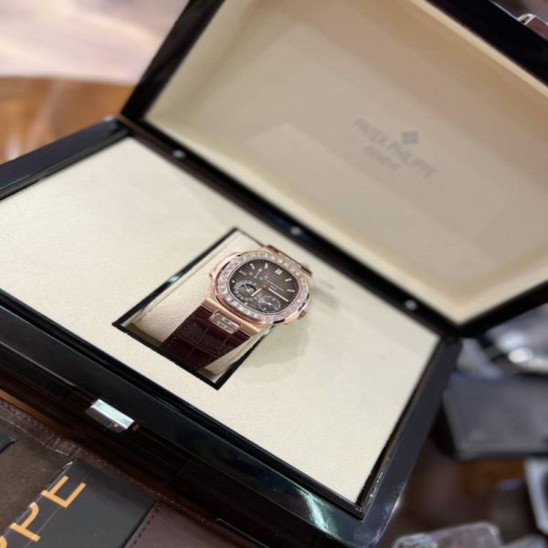 Dong Ho Patek Philippe Rep 11 5724 Vanh Kim Moissanite 4
