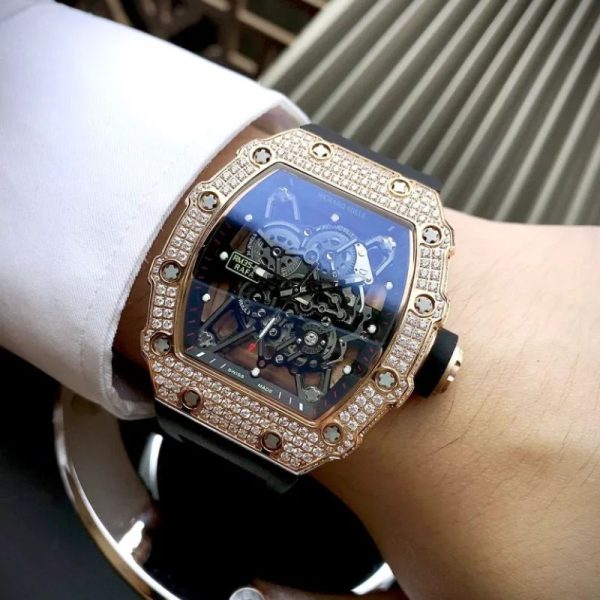 Dong ho Richard Mille may Nhat gia re RM35 01 mau den dinh da 45mm 3