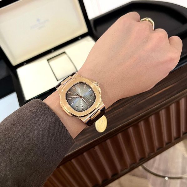 Patek Philippe Sieu Cap Nautilus 5711 1A 010 Boc Vang 18k 5