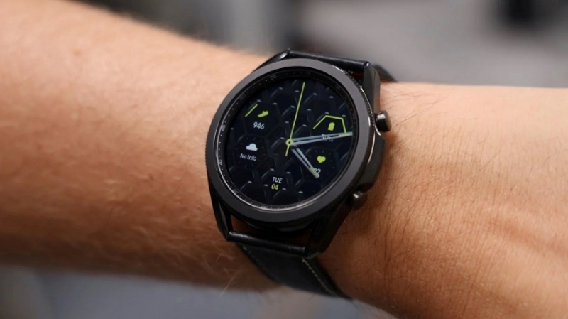 Khám phá đồng hồ thể thao chính hãng Với thiết kế viền thép bạc Samsung Galaxy Watch 3 mang lại sự đẳng cấp cho người đeo