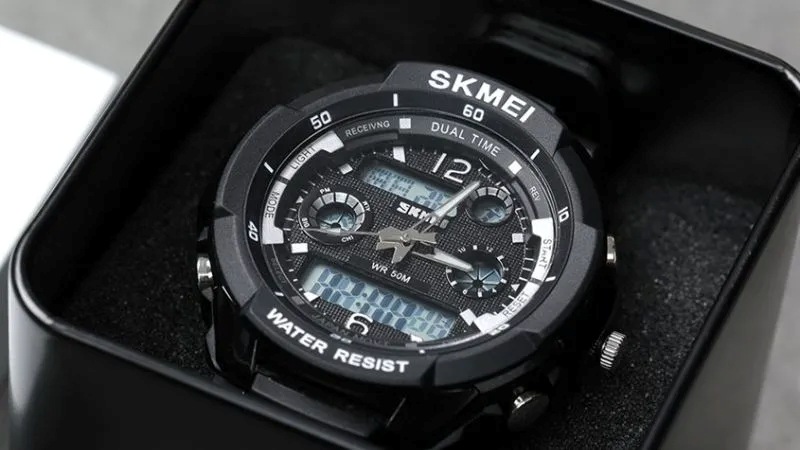 Đồng hồ Skmei – Sự kết hợp giữa thời trang và tiện ích thông minh Logo Skmei in sắc nét trên mặt số, kết hợp màn hình LED