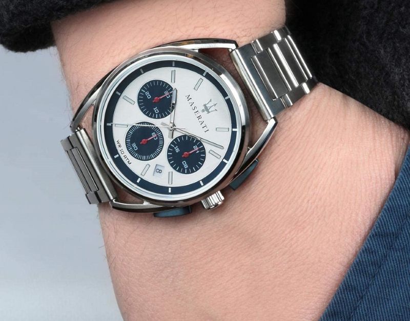 Đồng hồ Maserati: Vẻ đẹp cơ khí dành cho quý ông đích thực R8821108011 có thiết kế nổi bật hơn hẳn so với các mẫu đồng hồ khác của Maserati