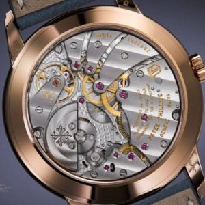 Câu Chuyện Ra Đời Của Đồng hồ Patek Philippe Calatrava 5224R Rose Gold Blue Dial