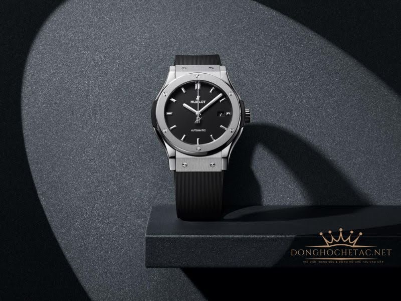 Đồng Hồ Hublot Nam Giá Bao Nhiêu? Bảng Giá Mới Nhất Đồng hồ Hublot Classic Fusion Titanium 42mm